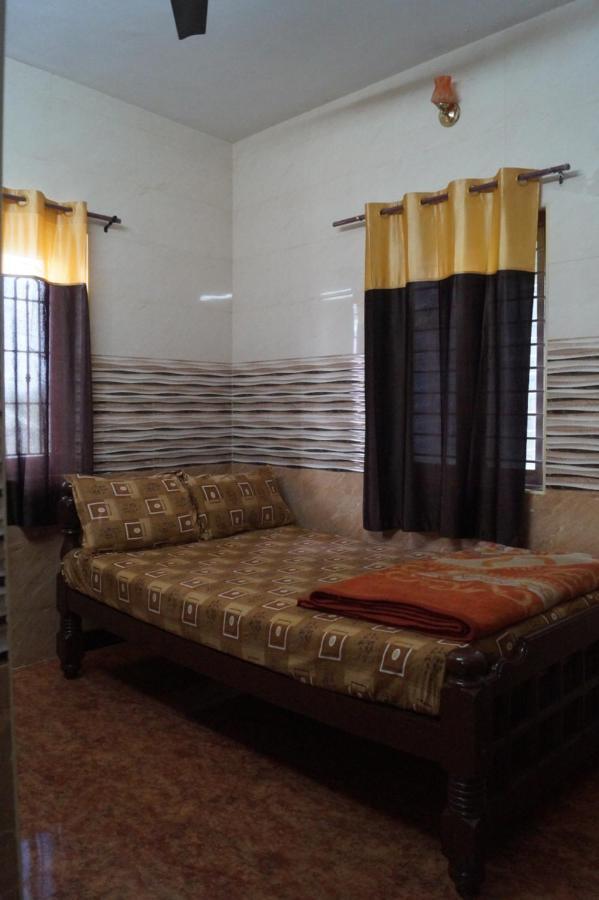Wins Rooms Valparai Exterior photo
