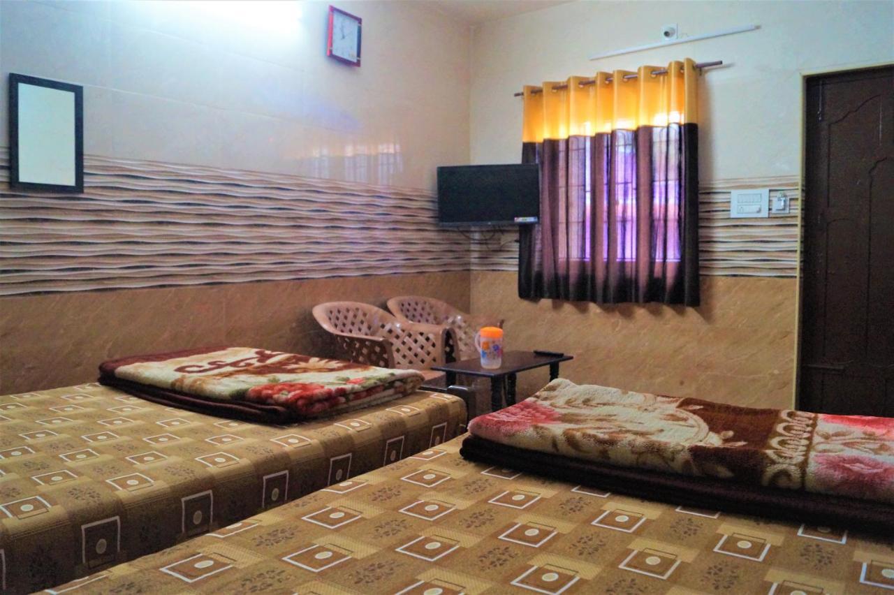Wins Rooms Valparai Exterior photo