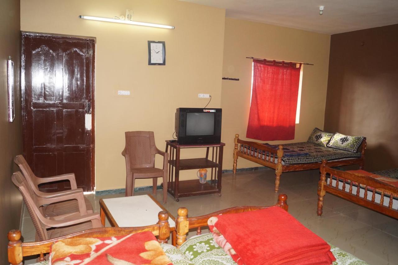 Wins Rooms Valparai Exterior photo